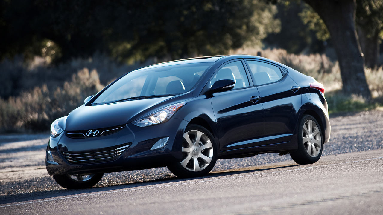 Hyundai Elantra 2013 thu hồi do lỗi đèn phanh - 2