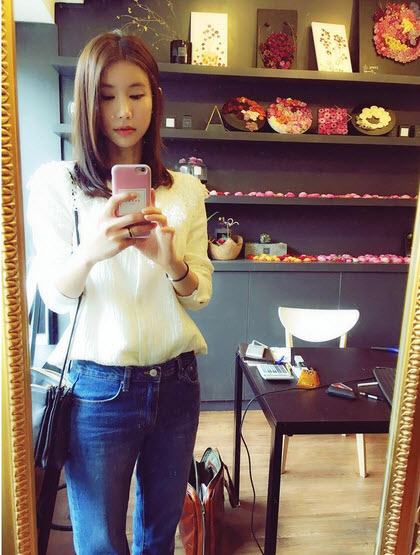 Ngạc nhiên cuộc sống thực của mĩ nữ hở hang nhất Kbiz - 7