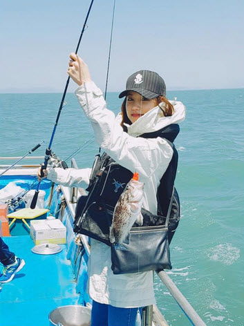 Ngạc nhiên cuộc sống thực của mĩ nữ hở hang nhất Kbiz - 17