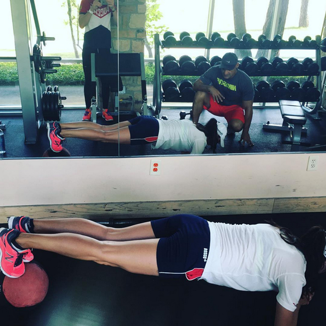 Bí quyết để có thân hình siêu chuẩn và khỏe mạnh của Maria Verchenova là chăm tập luyện.
