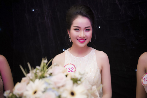 Nhan sắc kiều diễm của thí sinh Hoa hậu VN ở dạ tiệc - 10