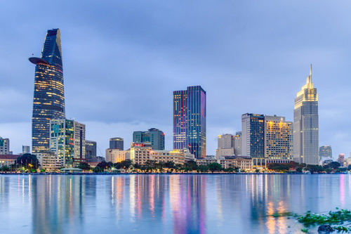 Giới thượng lưu trong cuộc đua đầu tư căn hộ cao cấp tại TP.HCM - 1