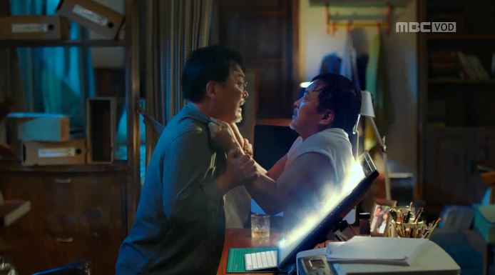 Phim "W: Hai thế giới" mặc chỉ trích vẫn hot nhất - 2