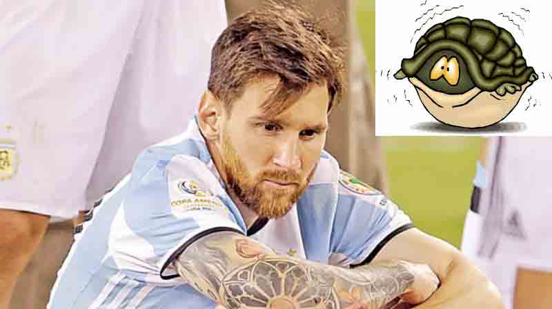 Maradona: Messi diễn kịch vụ chia tay ĐT Argentina - 2