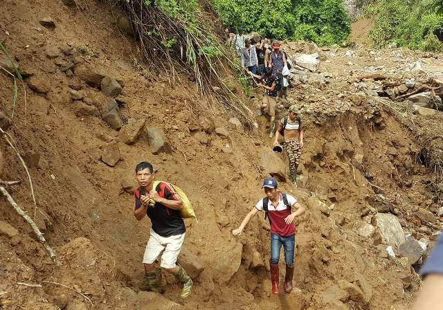 Sập hầm vàng ở Lào Cai: Chính quyền thừa nhận có "thổ phỉ" - 1