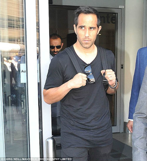 Tin chuyển nhượng 25/8: Bravo CHÍNH THỨC đến Man City - 2