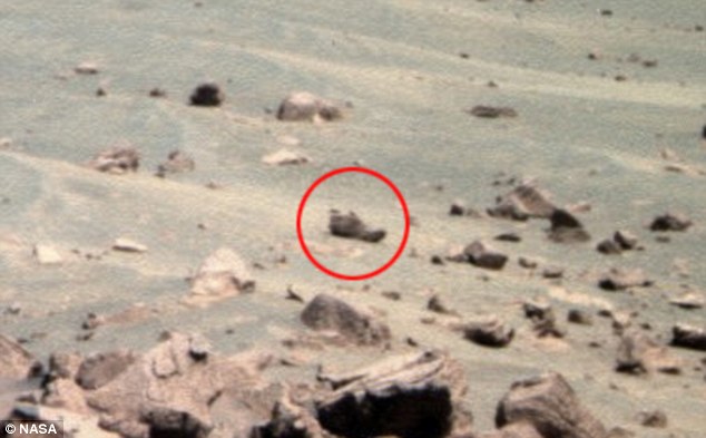 Phát hiện chiếc giày lạ trên sao Hỏa - 1