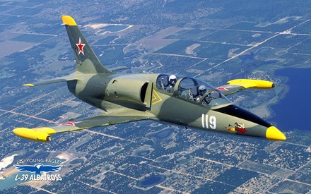 Cận cảnh sức mạnh máy bay huấn luyện L-39 - 1