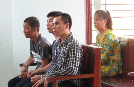 Rủ nhau "múa lửa", cả nhóm lãnh án nặng - 2