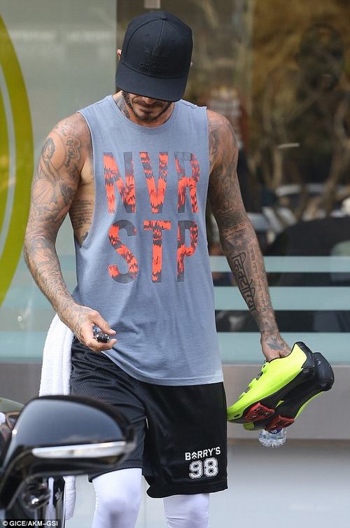 Cả cơ thể toàn hình xăm về phụ nữ trong đời David Beckham - 4