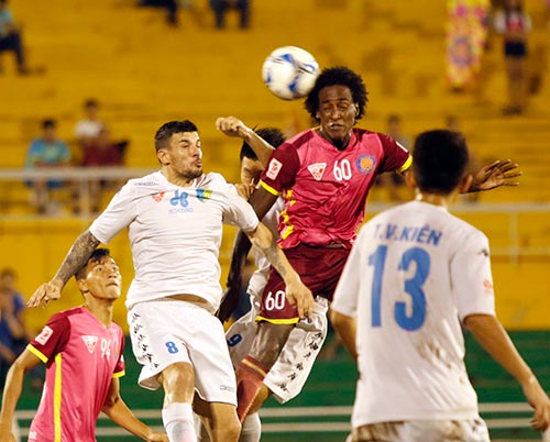 Bầu Hiển cười tươi, khen cả Hà Nội T&T lẫn Sài Gòn FC - 7