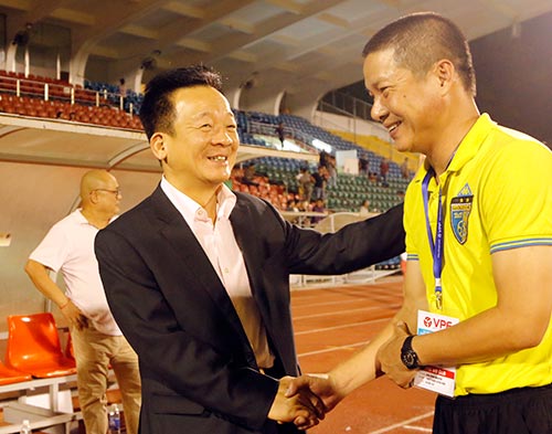 Bầu Hiển cười tươi, khen cả Hà Nội T&T lẫn Sài Gòn FC - 10
