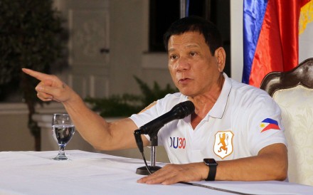 Tổng thống Philippines: Kẻ &#34;khùng&#34; hay vị cứu tinh? - 1