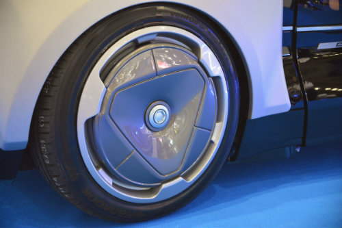 Soi xét xe buýt không người lái siêu sang SHUTTLE - 8