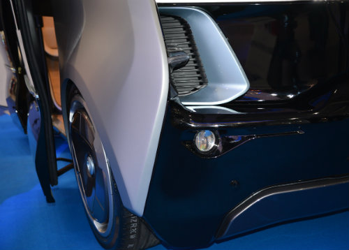 Soi xét xe buýt không người lái siêu sang SHUTTLE - 9