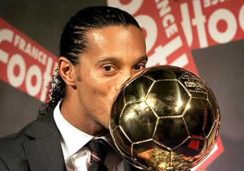 SAO Brazil thất thế: Ronaldinho, phù thủy mê chân dài (P4) - 4