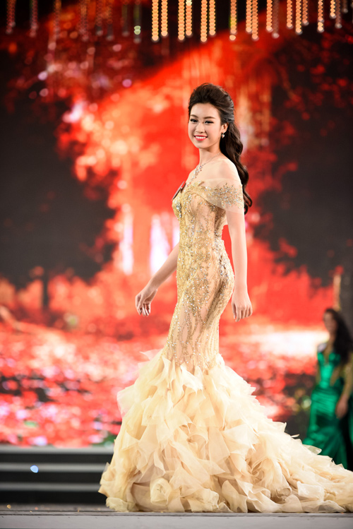 Sự thật về chiếc váy “đụng hàng” của hoa hậu Mỹ Linh - 1