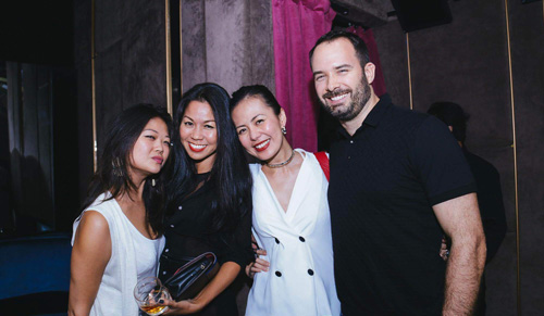 BLUE VELVET: Địa điểm giải trí mới toanh toàn trai xinh gái đẹp tại Sài Thành - 6