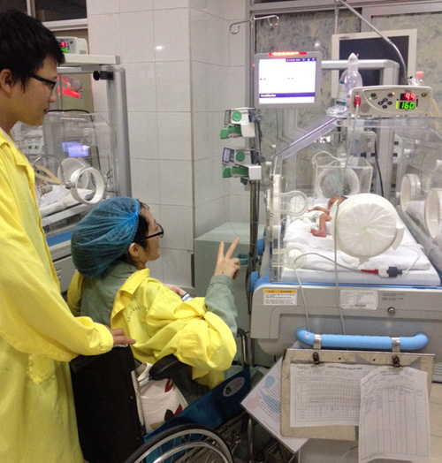Con trai thiếu úy Huyền Trâm được xuất viện - 2
