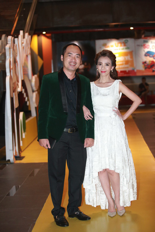 Hari Won một mình ra Hà Nội ủng hộ phim của bạn trai - 8