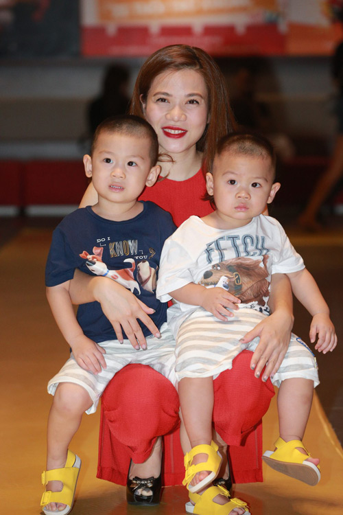 Hari Won một mình ra Hà Nội ủng hộ phim của bạn trai - 7