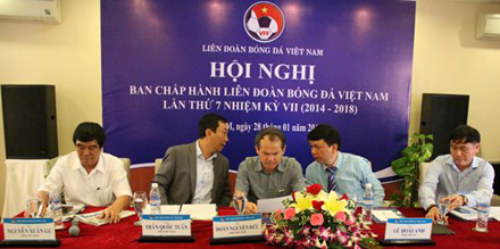 Liên đoàn bóng đá Việt Nam lại bị 'tấn công' - 1