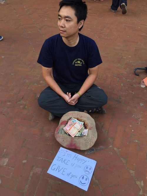 Chàng trai Việt giả ăn xin ở Nepal và bất ngờ xảy đến - 1