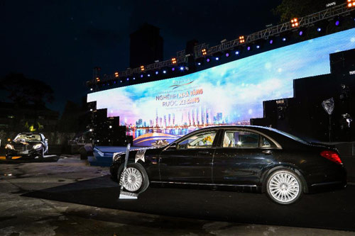 Mua nhà, bất ngờ trúng xe sang Mercedes S500l - 4