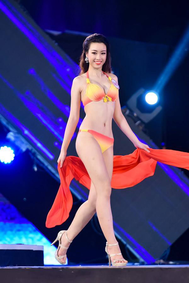 Hình thể đẹp và câu trả lời ứng xử thông minh giúp người đẹp sinh năm 1996 giành ngôi vị cao nhất. Cô từng lọt top 15 và được đánh giá là thí sinh có số đo chuẩn nhất tại Hoa hậu Việt Nam năm nay.