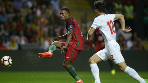Bồ Đào Nha - Gibraltar: Uy lực nhà vô địch - 1