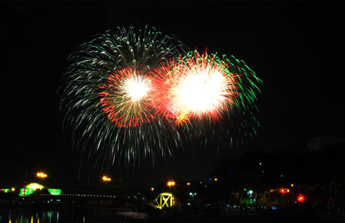 Pháo hoa lung linh trên bầu trời Sài Gòn mừng Tết Độc lập - 4