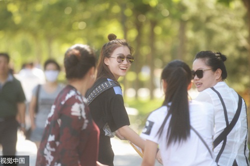 Tân sinh viên nghệ thuật TQ hút hồn ngày nhập học - 2