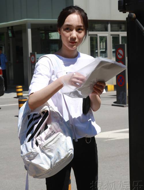 Tân sinh viên nghệ thuật TQ hút hồn ngày nhập học - 5