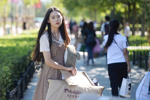 Tân sinh viên nghệ thuật TQ hút hồn ngày nhập học - 7