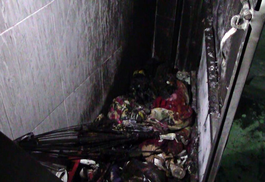 Ba người suýt bị thiêu sống trong nhà trọ tẩm xăng - 1