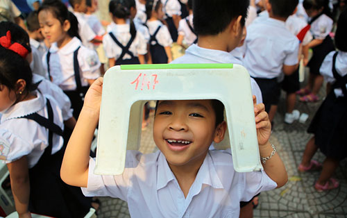 Những hình ảnh ngộ nghĩnh của trẻ nhỏ ngày đầu tới lớp - 9