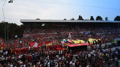 F1, Italian GP: Mercedes và Ferrari “mở hội” tại Monza - 1