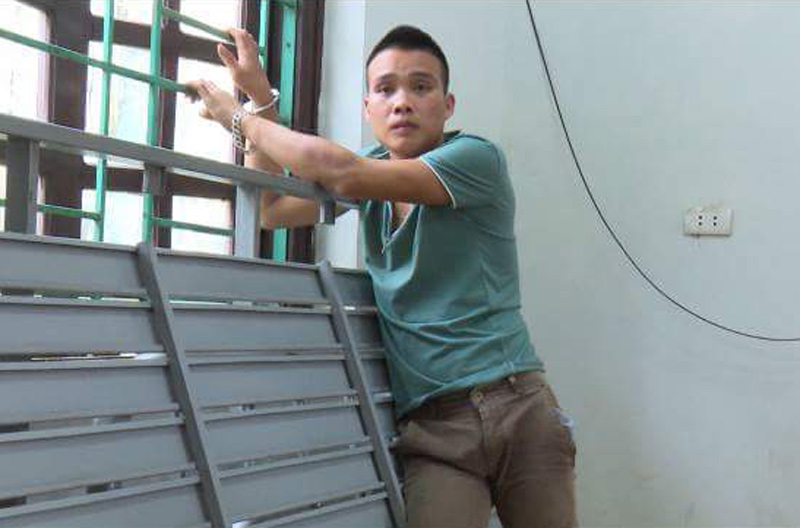 “Cẩu tặc” bị người phụ nữ U50 bắt sống bằng vung xoong - 1