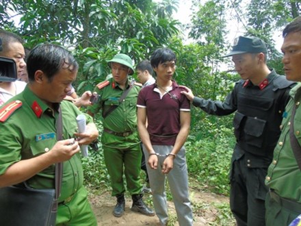 Cận cảnh hang ẩn náu của hung thủ gây thảm án ở Lào Cai - 1