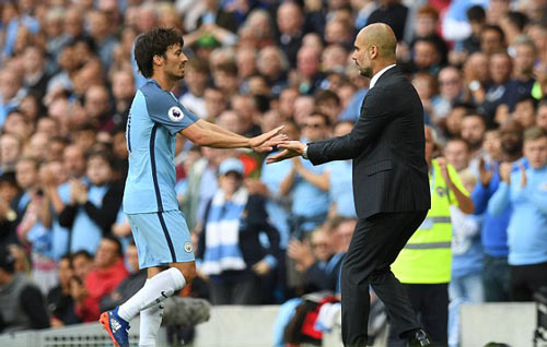 Trước derby Manchester: Pep đau đầu bài toán hàng thủ - 2