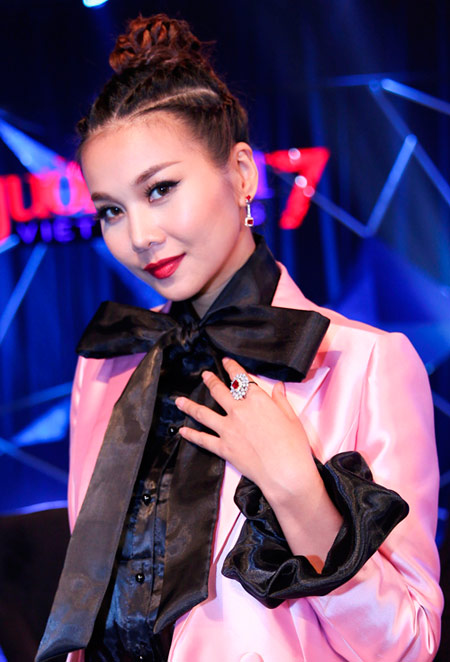 “Soi” gu thời trang đẳng cấp của Host Thanh Hằng - 1