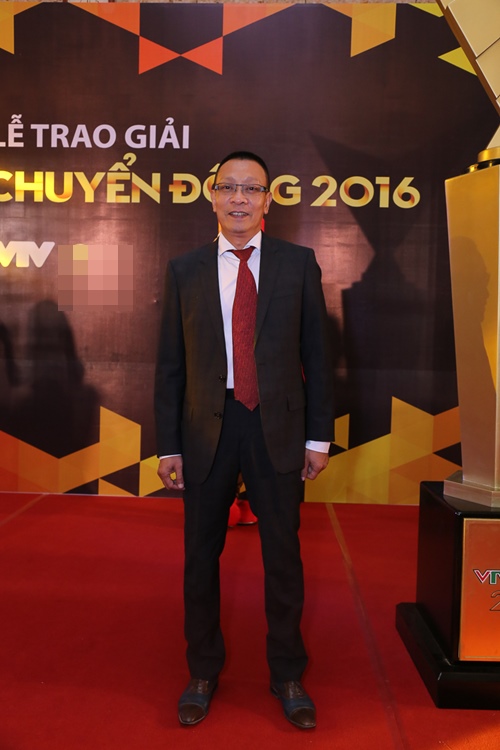 Tóc Tiên hở bạo trên sóng truyền hình - 5