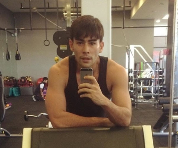 Chàng quân nhân 6 múi khiến chị em điên đảo - 2