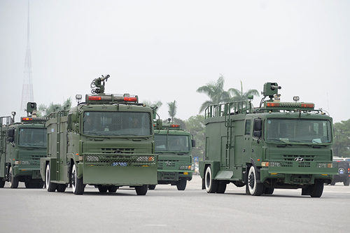 Ngắm dàn xe chống đạn “khủng” của lực lượng CSCĐ - 8