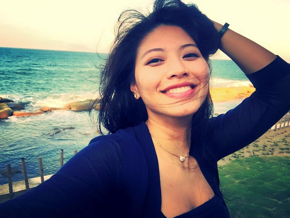 Hotgirl &#34;chào thua&#34; cuộc sống toàn đồ hiệu của MC Ngọc Trinh - 2