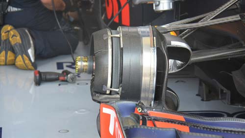 F1: Vì sao tất cả vẫn đang "hít khói" Mercedes - 2