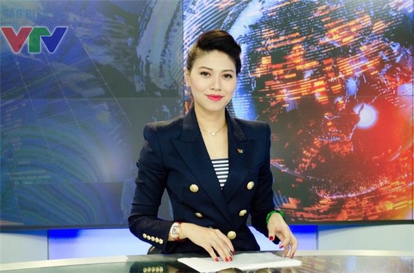 Hotgirl &#34;chào thua&#34; cuộc sống toàn đồ hiệu của MC Ngọc Trinh - 6