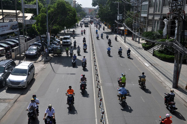 “Rốn” kẹt xe vắng vẻ lạ thường, người Sài Gòn &#34;sốc&#34; - 2