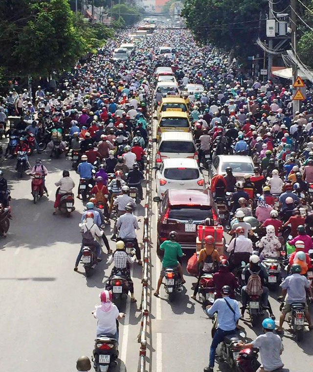 “Rốn” kẹt xe vắng vẻ lạ thường, người Sài Gòn &#34;sốc&#34; - 5