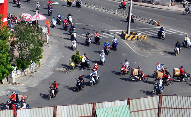 “Rốn” kẹt xe vắng vẻ lạ thường, người Sài Gòn &#34;sốc&#34; - 6